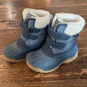 Oshkosh blue snow boot size 7